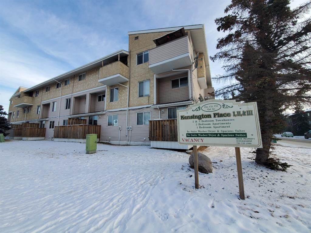 9738 82 Avenue - Photo 1