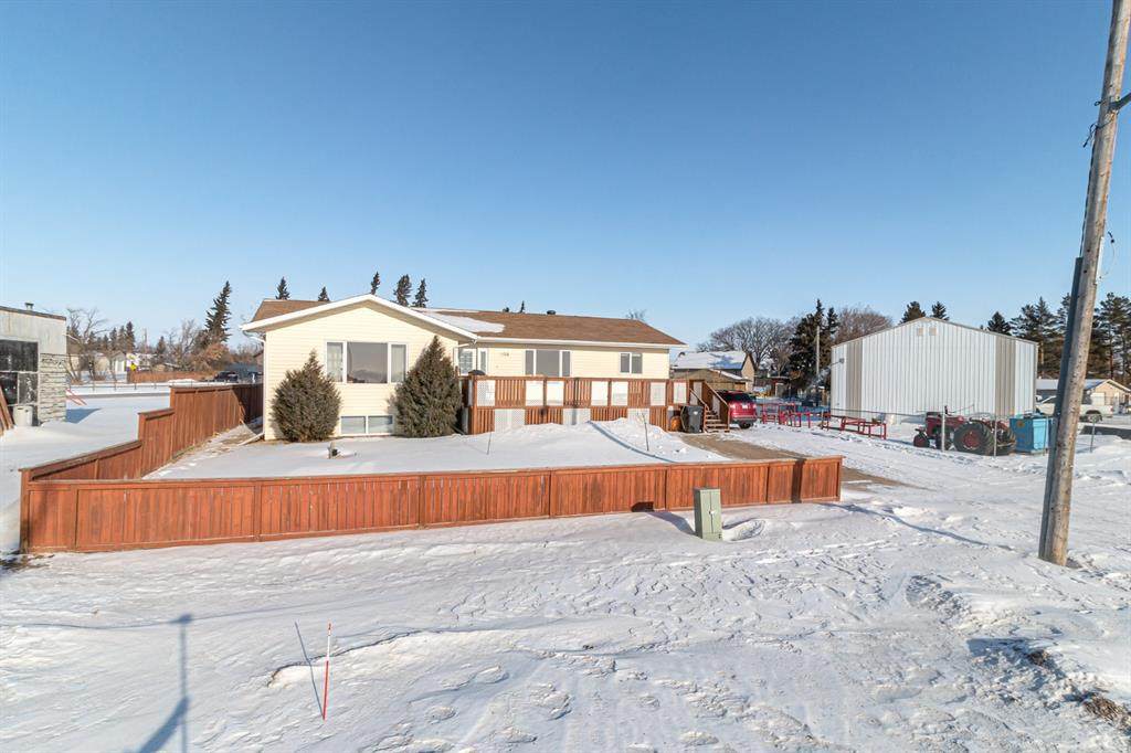 108 Railway Avenue - Photo 1
