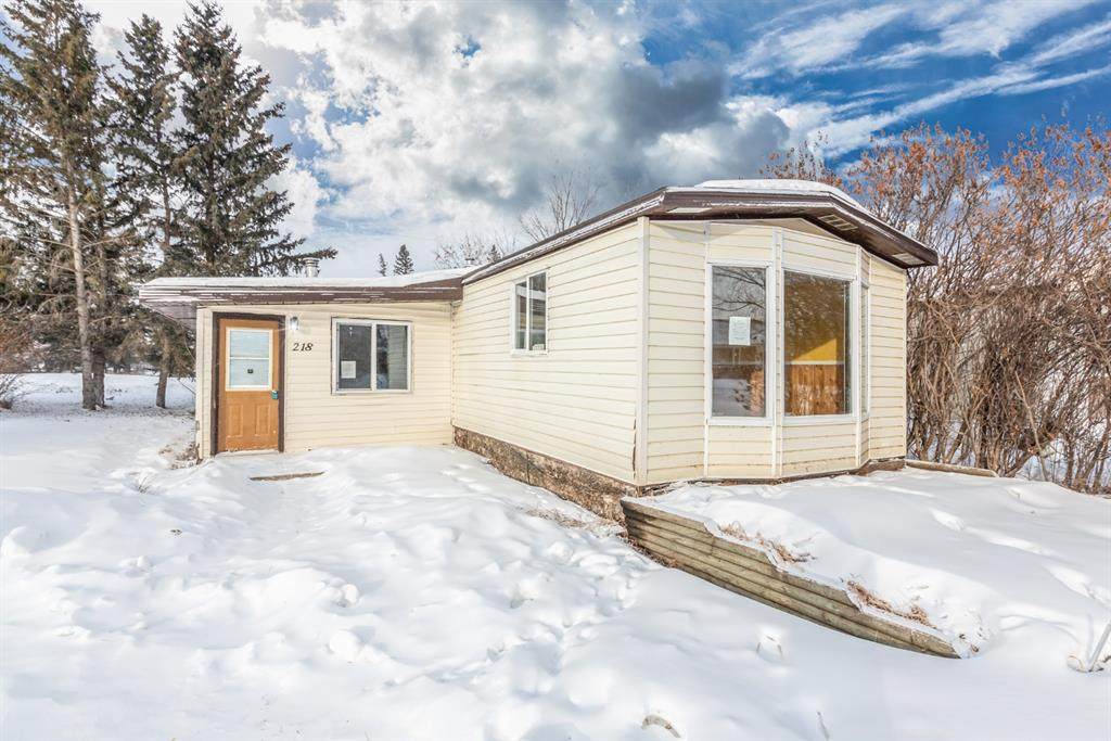 218 1 Street - Photo 1