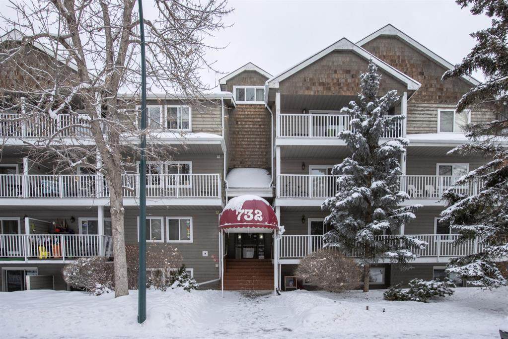 732 57 Avenue - Photo 1