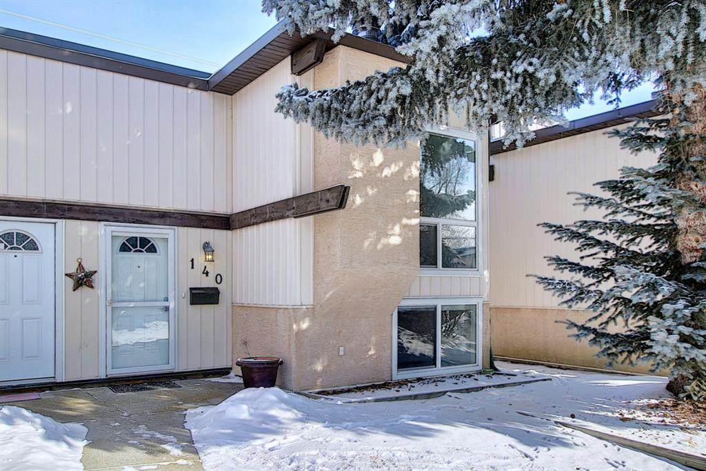 140 Oaktree Lane - Photo 1