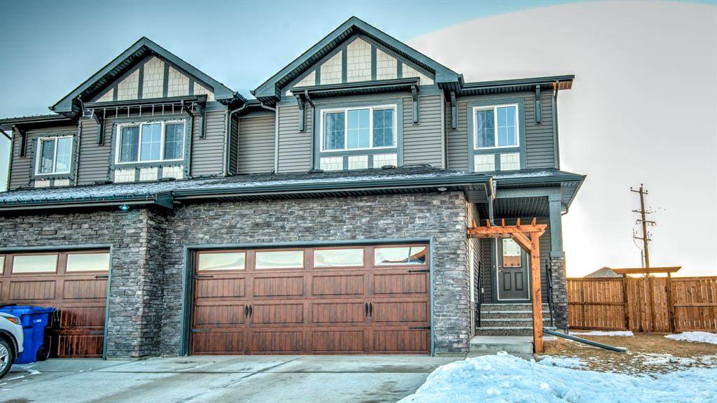 735 Edgefield Crescent - Photo 1