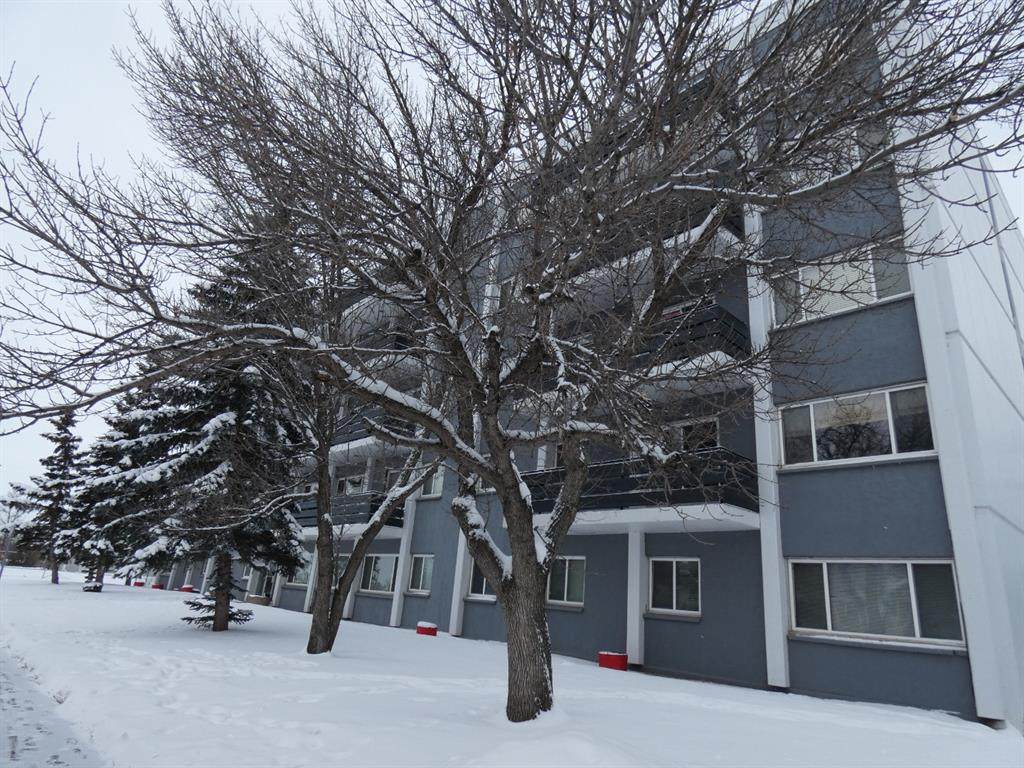 10230 106 Avenue - Photo 1