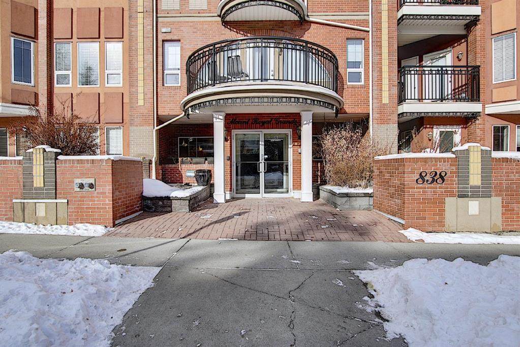 838 19 Avenue - Photo 1