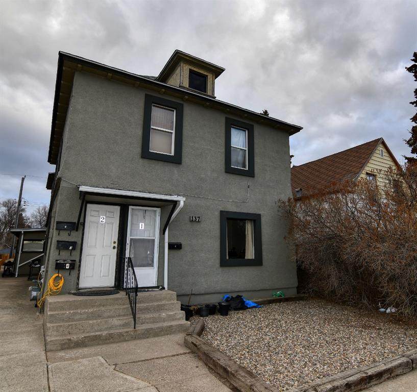 137 14 Street - Photo 1