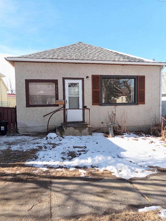 946 7A Street - Photo 1