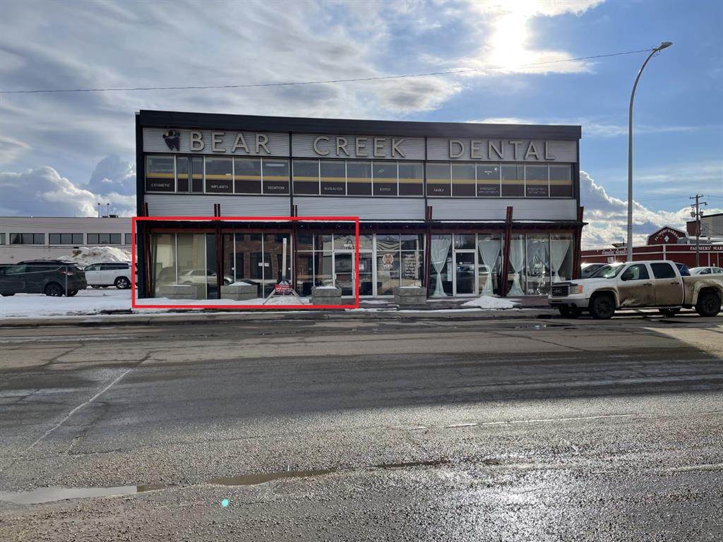 10015 102 Avenue - Photo 1