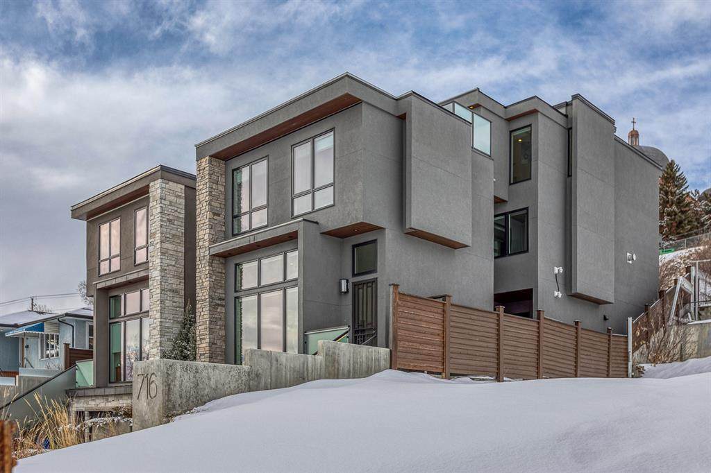 716 Bridge Crescent - Photo 1