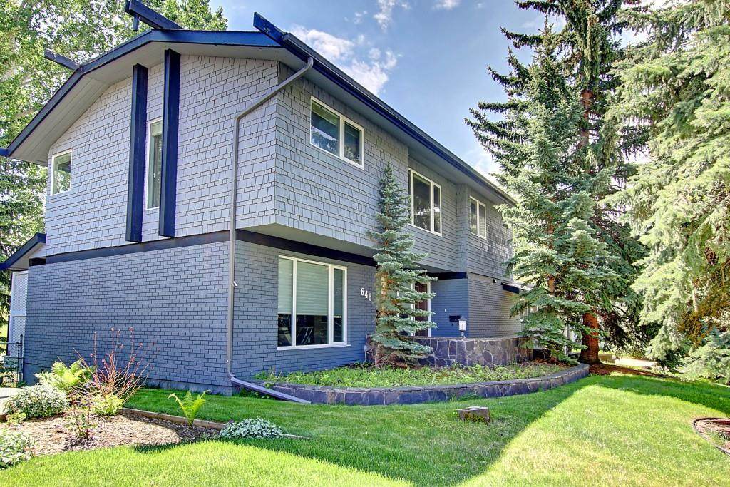 648 Varsity Estates Crescent - Photo 1