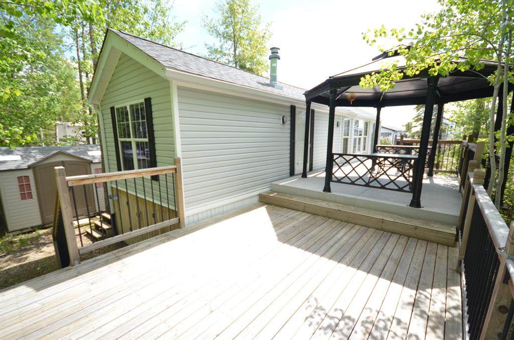 10046 Township Road 422 - Photo 1