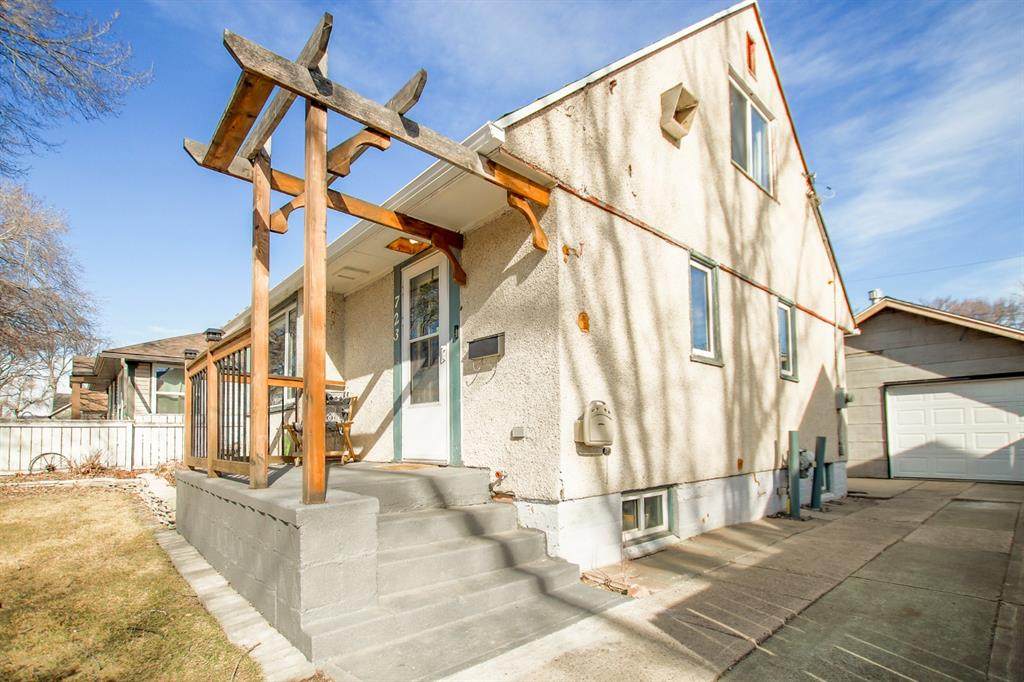 723 17 Street - Photo 1