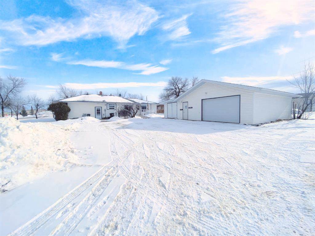 4220 50 Street - Photo 1