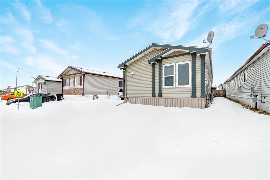 8810 90 Street - Photo 1
