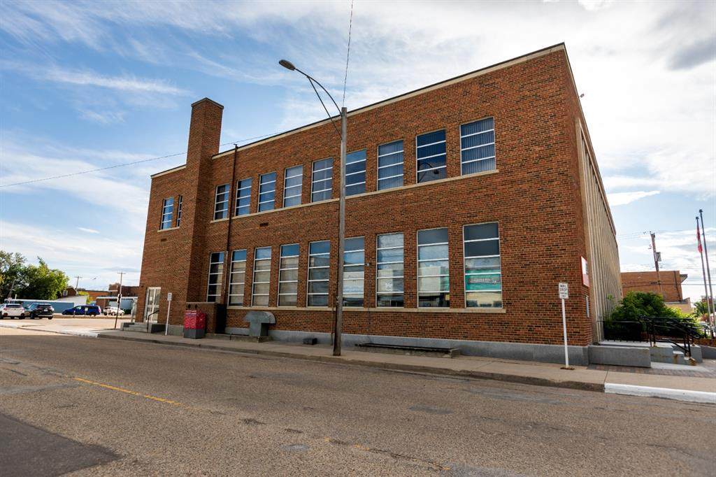 4901 50 Avenue - Photo 1