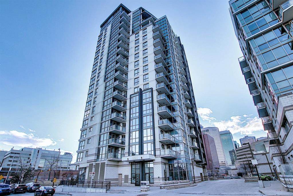 325 3 Street - Photo 1