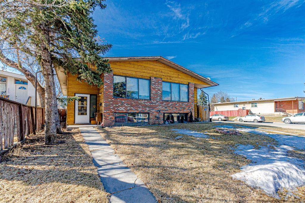 2403 43 Street - Photo 1