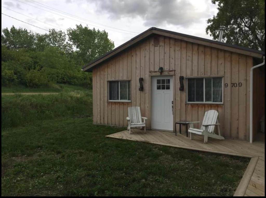9709 94 Avenue - Photo 1