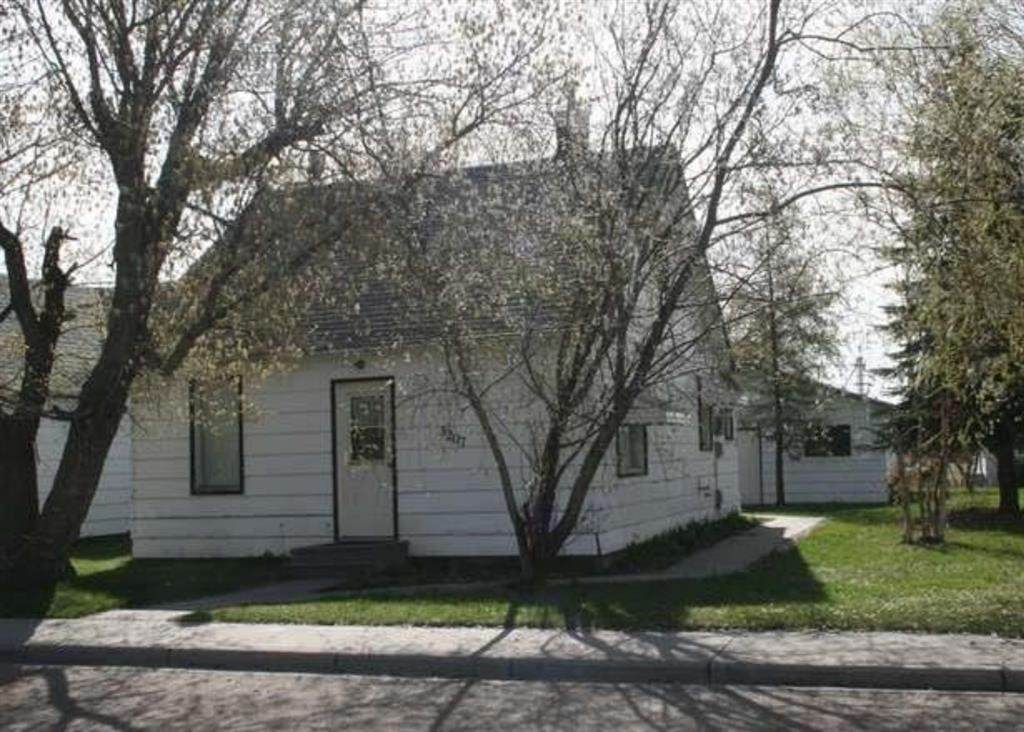 5207 50 Street - Photo 1