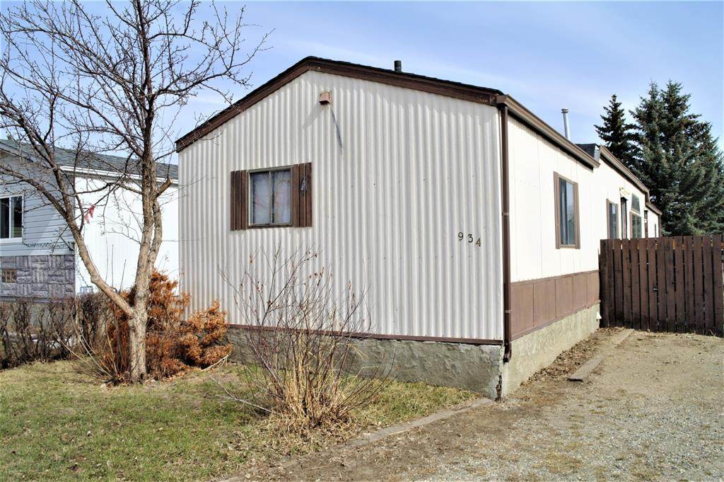 934 Briar Crescent - Photo 1