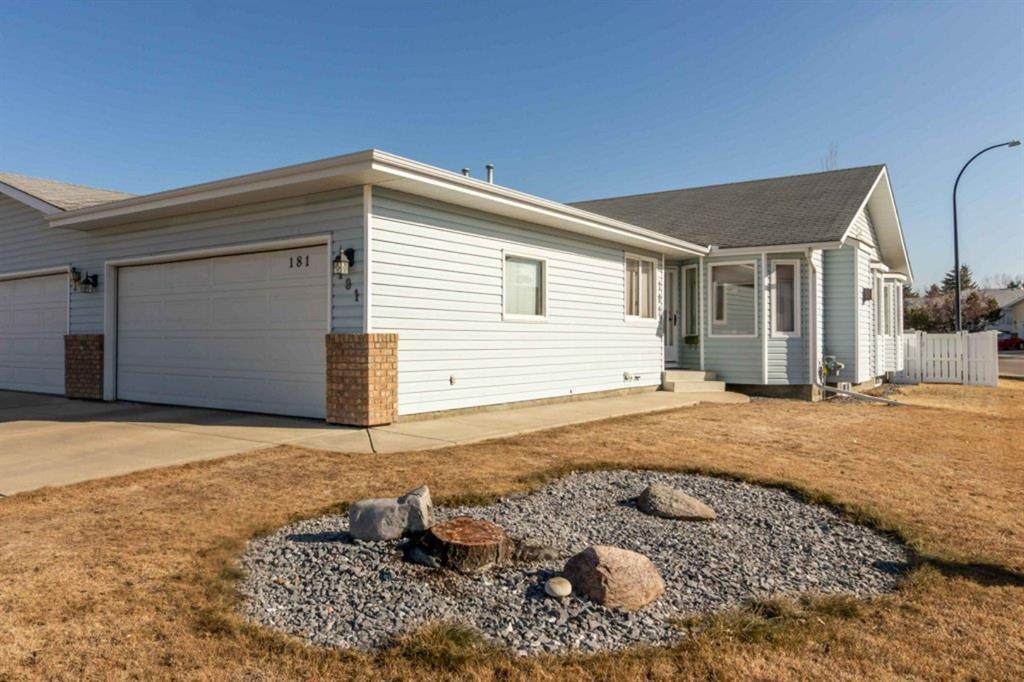 181 Doran Crescent - Photo 1