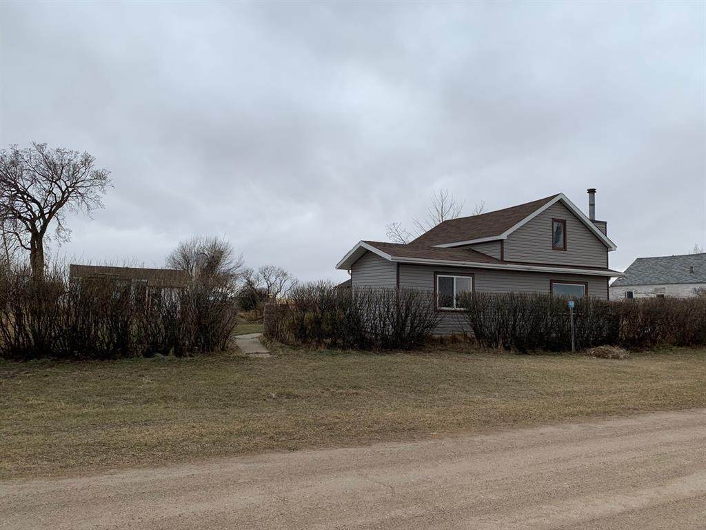 412 Railway Avenue - Photo 1