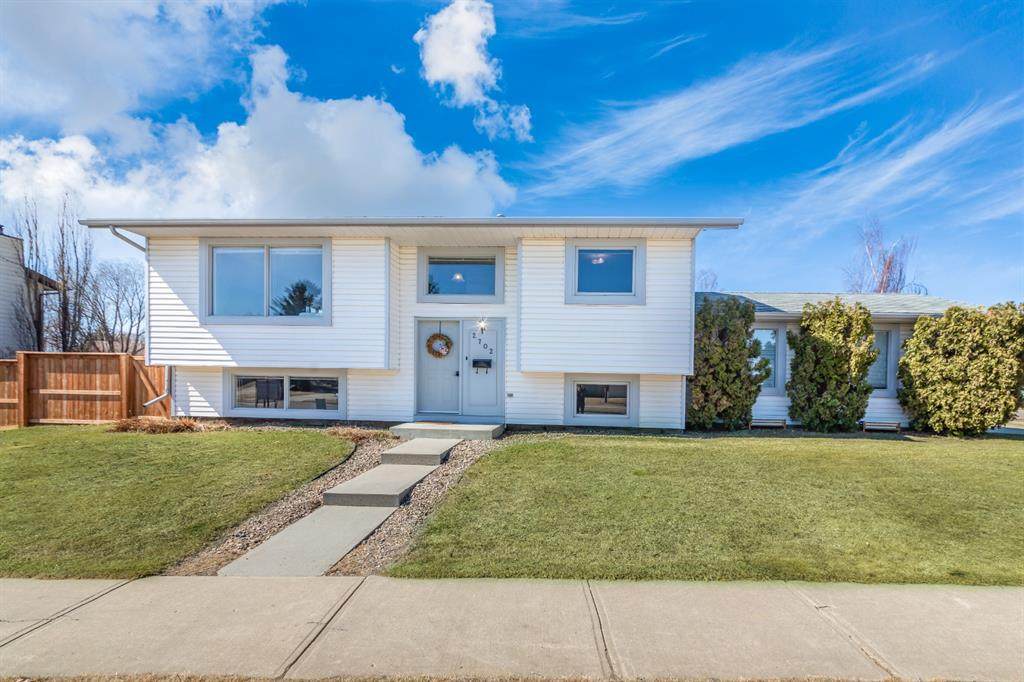 2702 57A Avenue - Photo 1