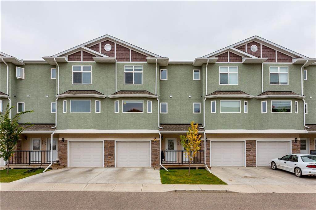 323 Strathcona Circle - Photo 1