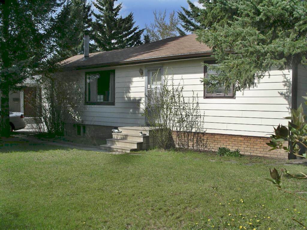 8524 Bowness Road - Photo 1