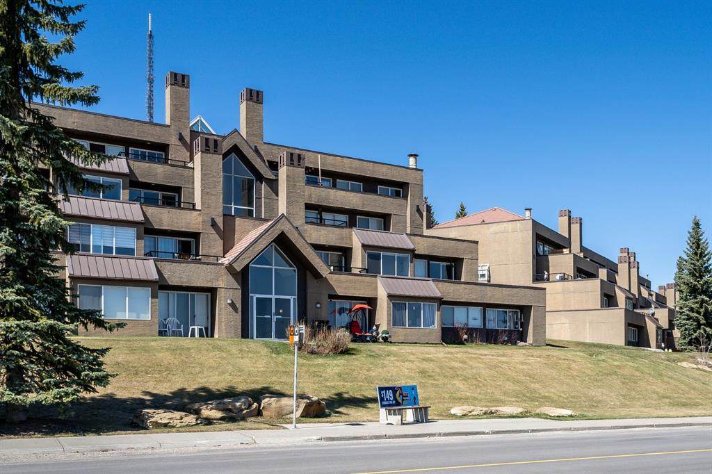 216 Village Terrace - Photo 1