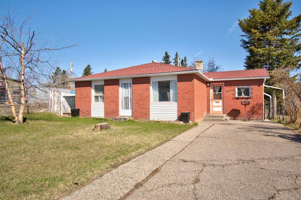 7724 46 Avenue - Photo 1