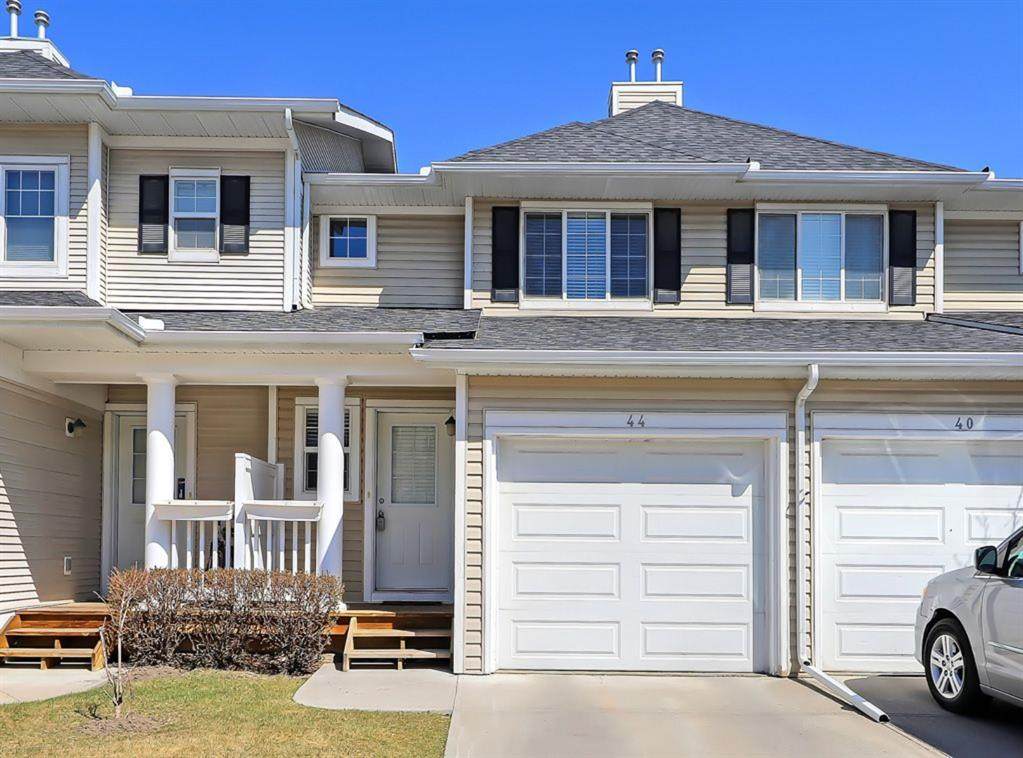 44 Country Village Manor - Photo 1