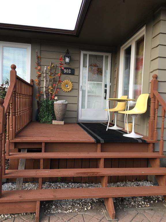 908 8 Street - Photo 1