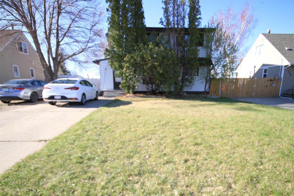 4810 57 Avenue - Photo 1