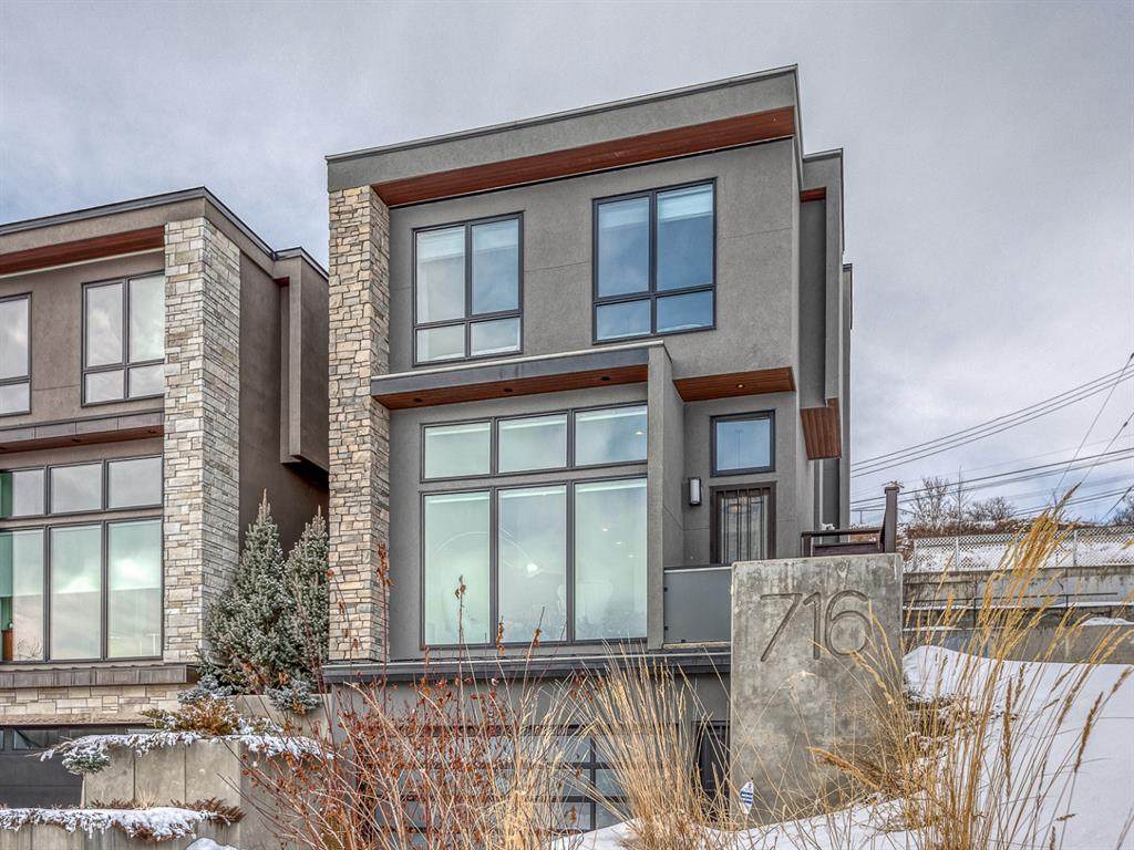 716 Bridge Crescent - Photo 1