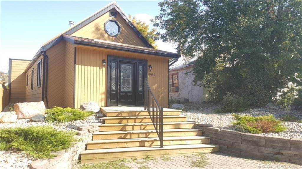 9902 97 Avenue - Photo 1