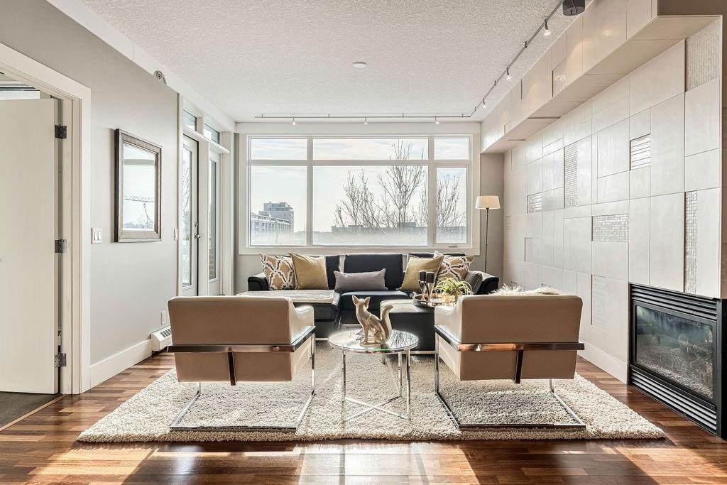 990 Centre Avenue - Photo 1