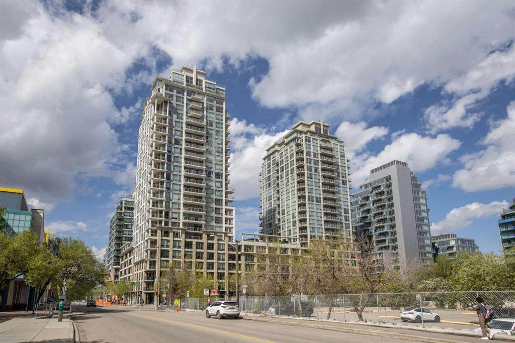 222 Riverfront Avenue - Photo 1