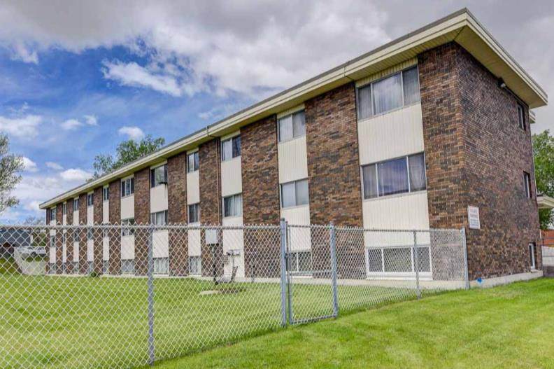 231 64 Avenue - Photo 1