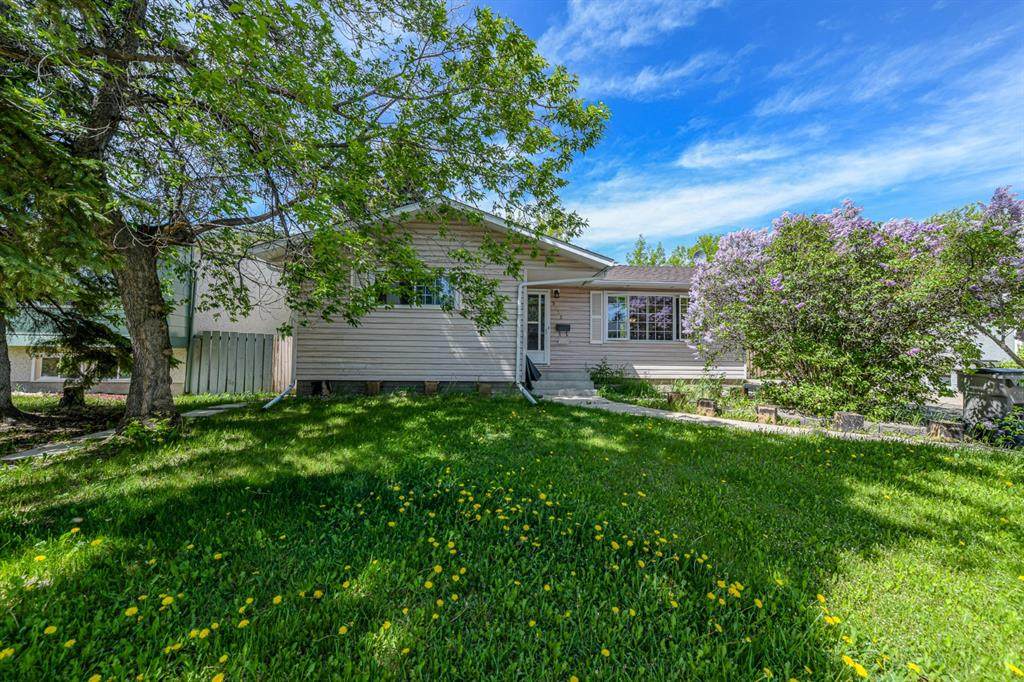 9826 80 Avenue - Photo 1