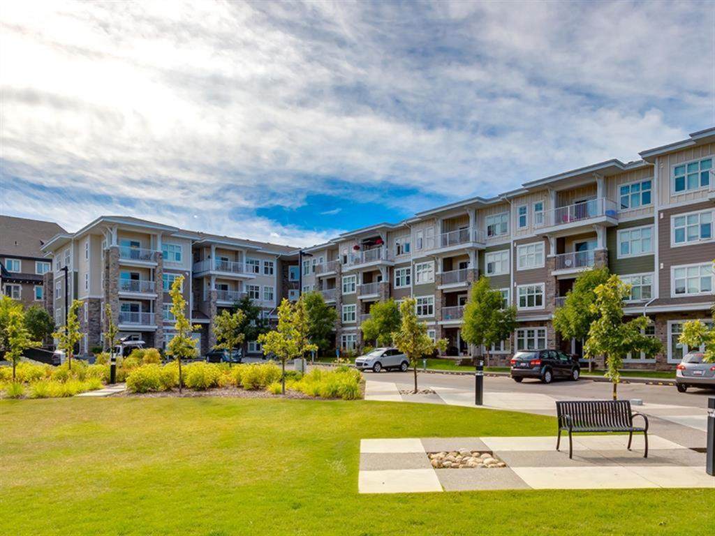 11 Mahogany Row - Photo 1