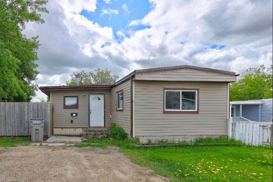 9709 120 Avenue - Photo 1