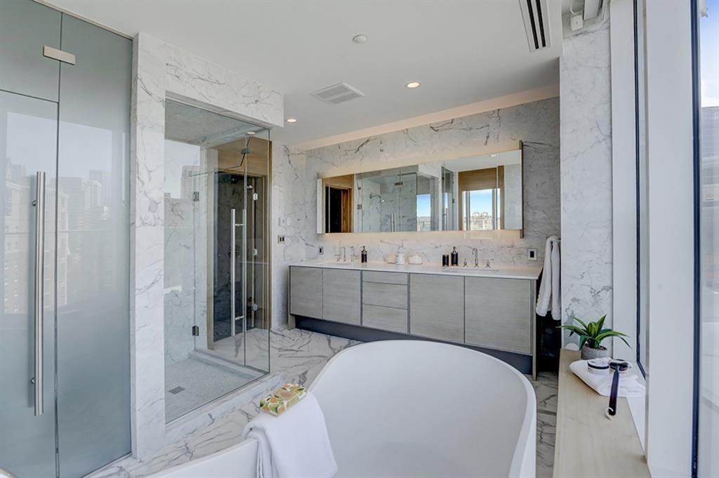 738 1 Avenue - Photo 1