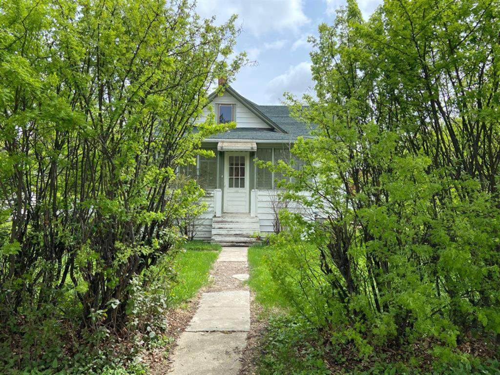 4807 47 Street - Photo 1