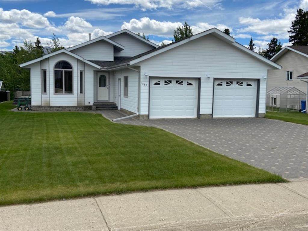 10821 Stern Crescent - Photo 1