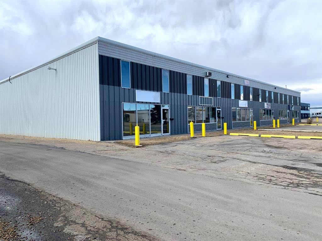 7860 49 Avenue - Photo 1