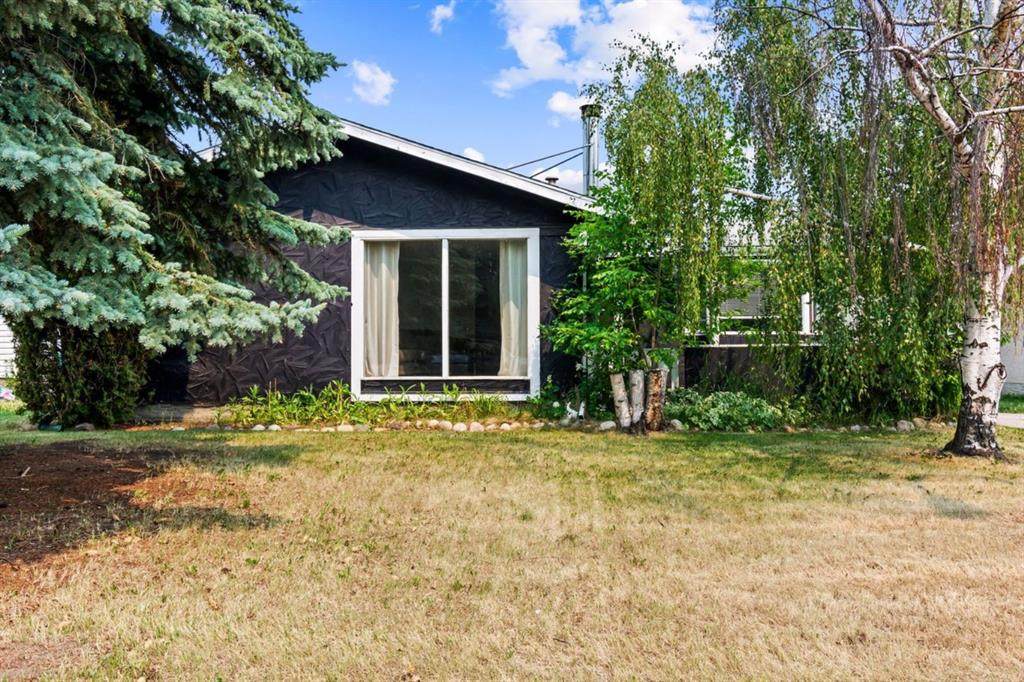 9522 87 Avenue - Photo 1