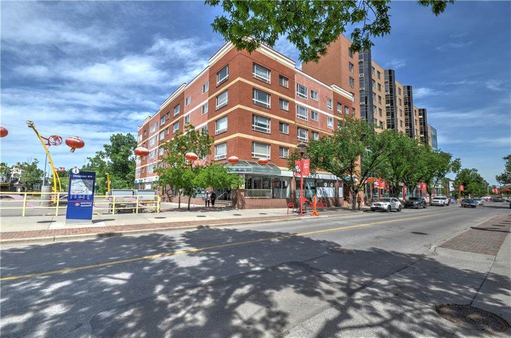 110 2 Avenue - Photo 1