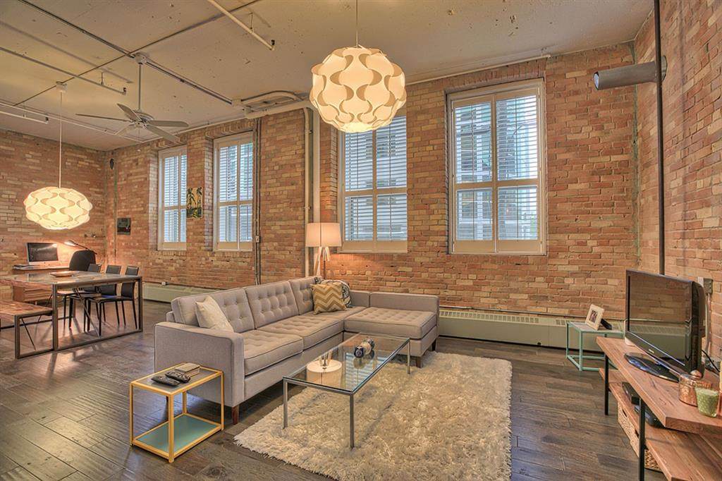 240 11 Avenue - Photo 1