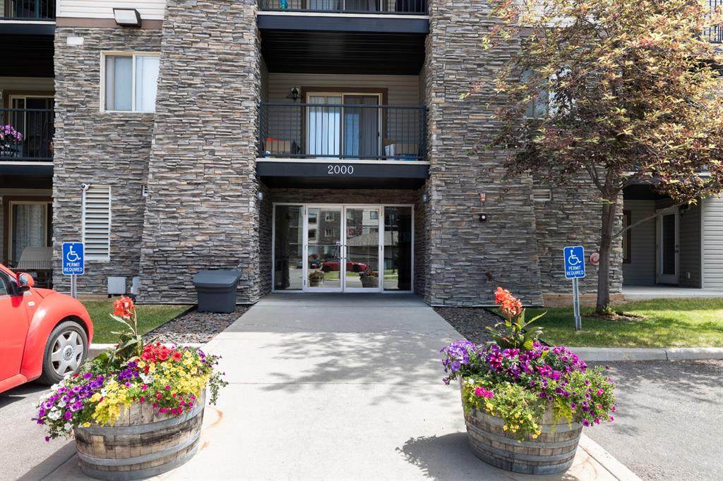 8 Bridlecrest Drive - Photo 1