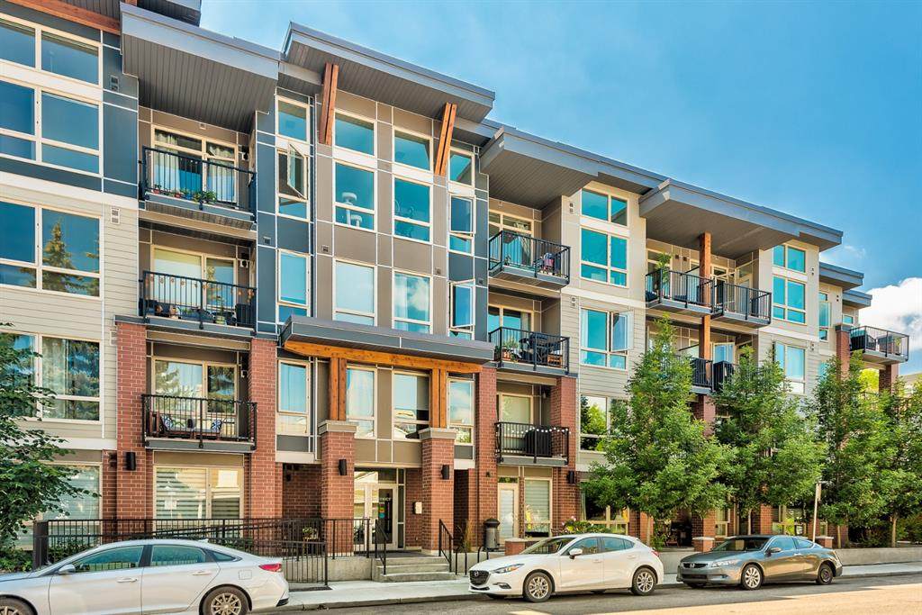 305 18 Avenue - Photo 1